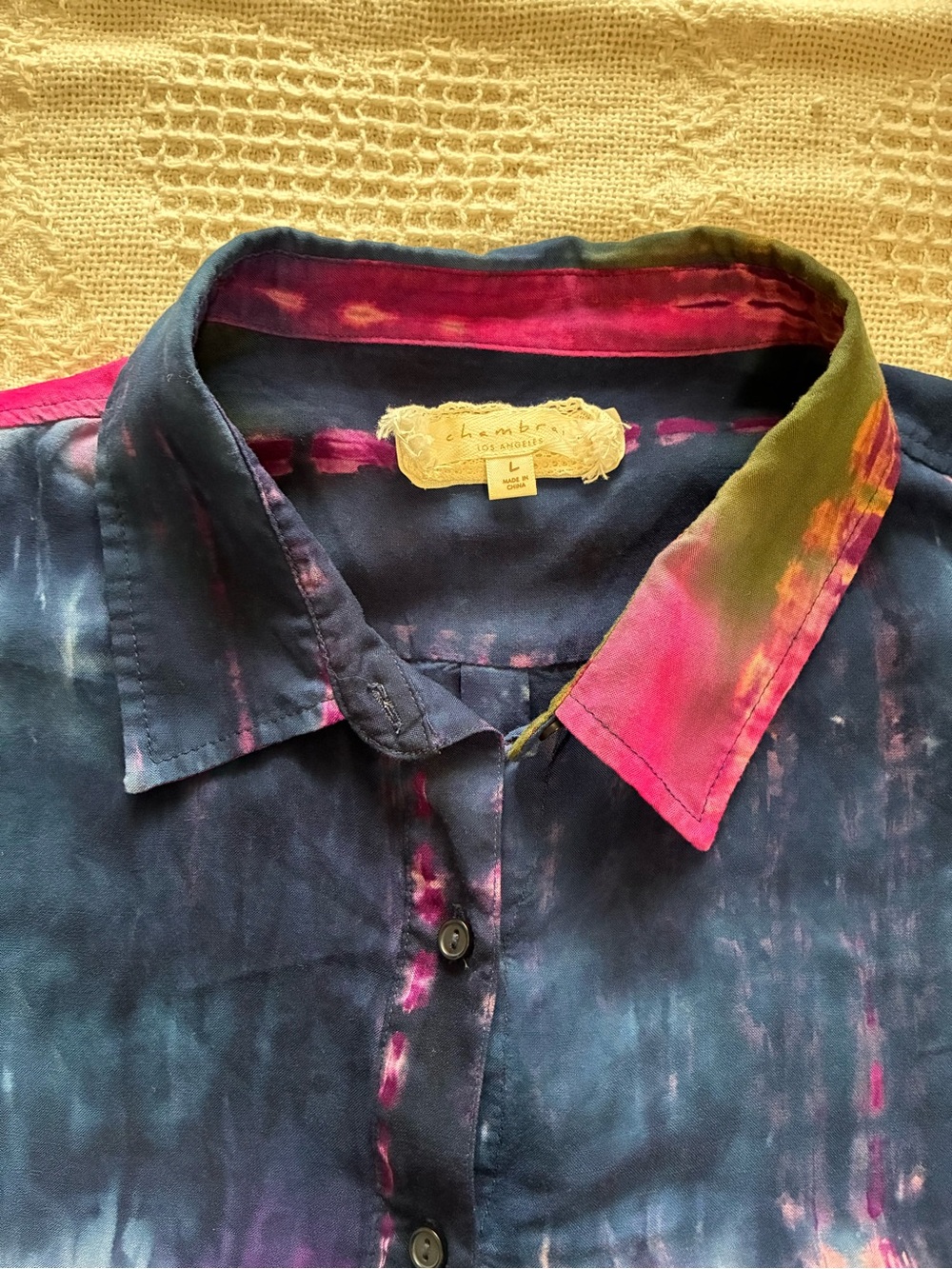 CHAMBRAI LOS ANGELES Blouse Women's Sz L Colorful Tie Dye Cap Sleeve Button Down - Picture 5 of 11